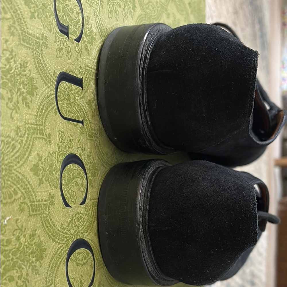 Gucci Men's Black Suede Oxfords - Picture 8 of 8